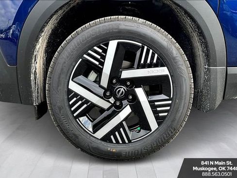 New 2026 Nissan Kicks SV image 12