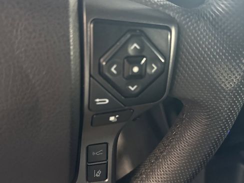 Used 2021 Toyota Tacoma TRD Sport image 39