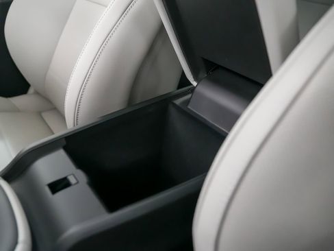 New 2026 Porsche Macan 4 Electric AWD/4WD image 35