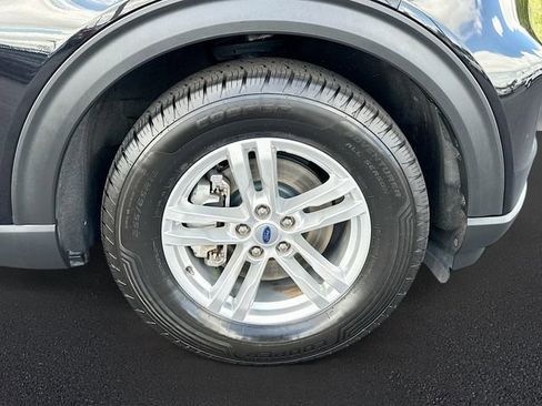 Used 2023 Ford Explorer XLT w/ Equipment Group 202A image 30