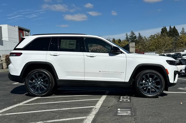 New 2026 Jeep Grand Cherokee Limited AWD/4WD image 3
