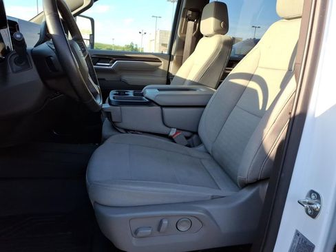 Used 2025 Chevrolet Silverado 2500 LT AWD/4WD image 13