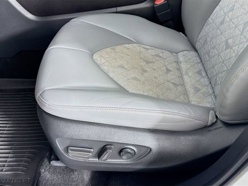 Used 2023 Toyota Highlander Bronze Edition image 22