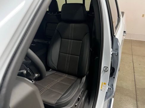 New 2026 Chevrolet Silverado 1500 High Country w/ Technology Package AWD/4WD image 33