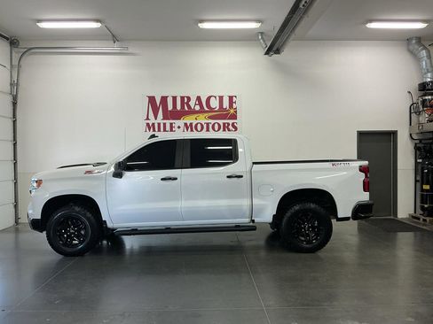 Used 2024 Chevrolet Silverado 1500 LT Trail Boss w/ Protection Package AWD/4WD image 2