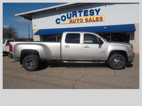 Used 2009 GMC Sierra 3500 SLT w/ SLT Convenience Package image 11