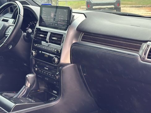 Used 2023 Lexus GX 460 Premium image 30
