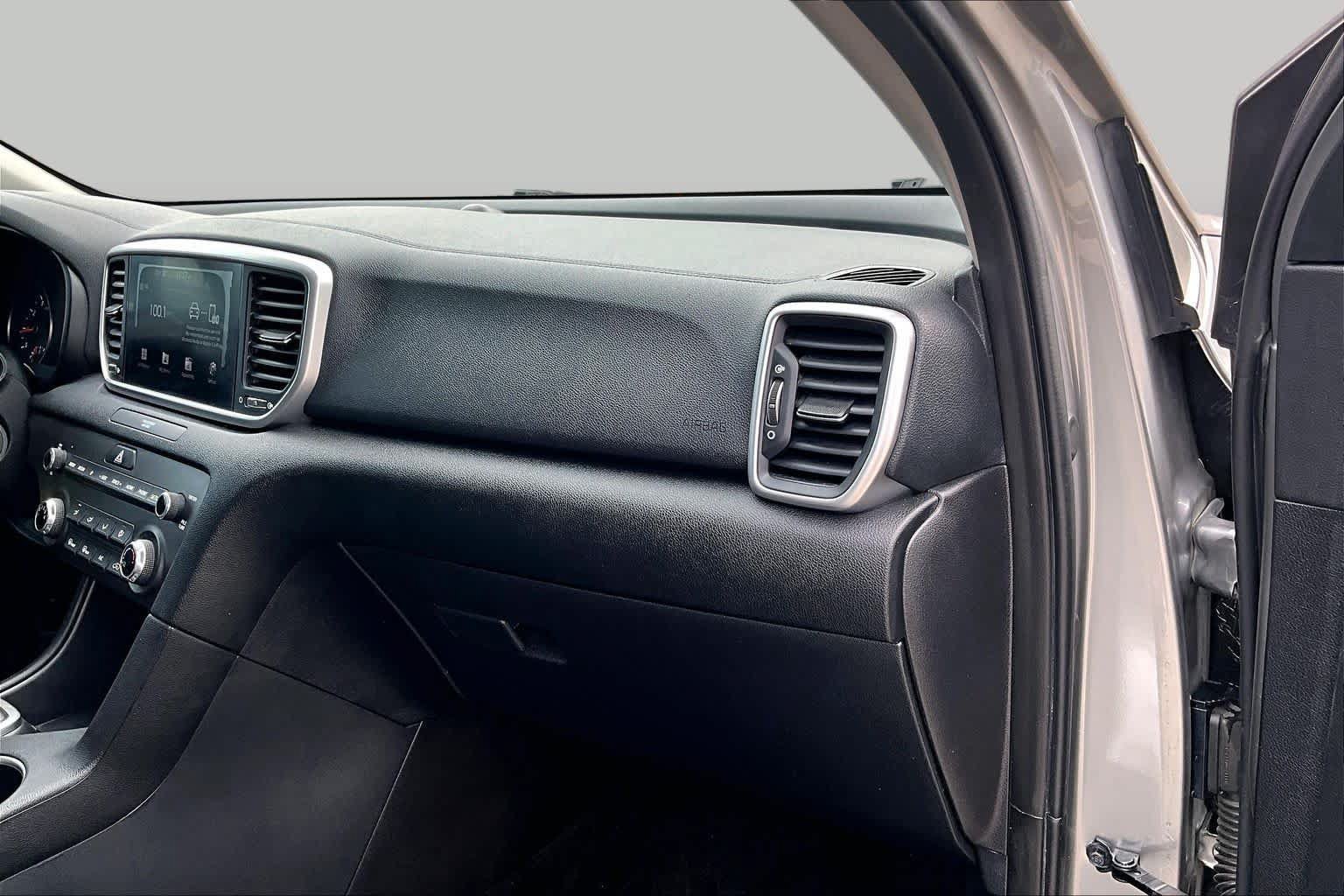 Used 2020 Kia Sportage LX FWD image 16