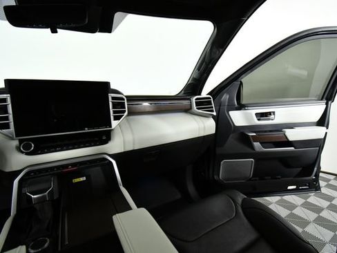 Used 2023 Toyota Sequoia Capstone image 20