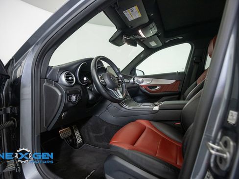 Used 2021 Mercedes-Benz GLC 300 4MATIC image 10