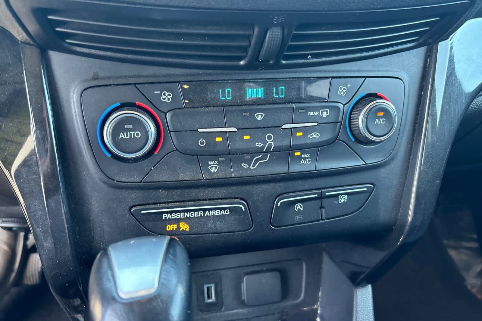 Used 2017 Ford Escape SE w/ Equipment Group 201A FWD image 23