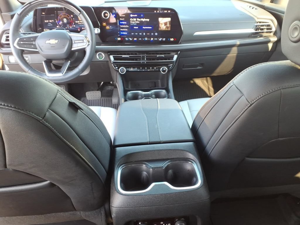 Used 2025 Chevrolet Traverse High Country w/ LPO, Floor Liner Package AWD/4WD image 17