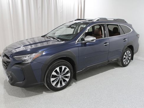 Used 2024 Subaru Outback Touring XT image 3