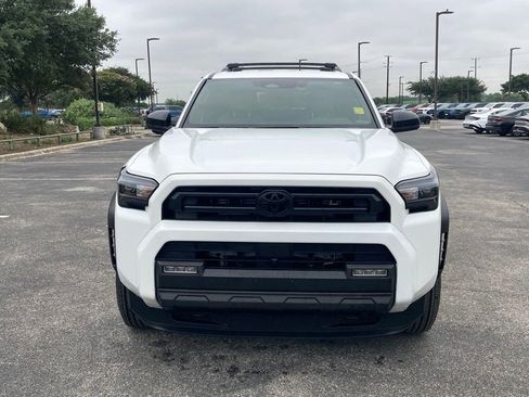 Used 2025 Toyota 4Runner SR5 AWD/4WD image 2