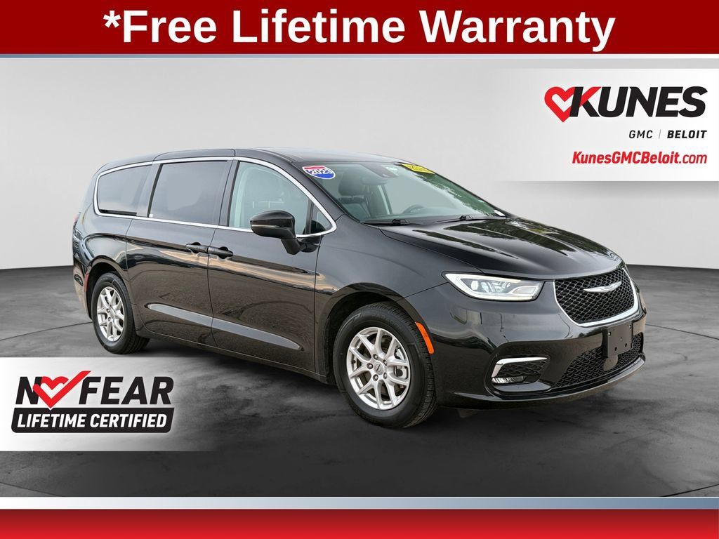 Used 2023 Chrysler Pacifica Touring-L FWD image 1