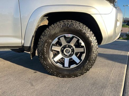 Used 2023 Toyota 4Runner TRD Off-Road Premium w/ Moonroof Package AWD/4WD image 33