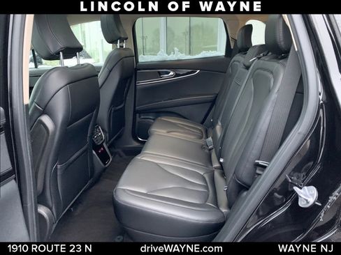 Certified 2022 Lincoln Nautilus Reserve image 22