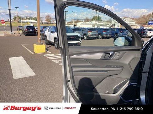 New 2026 Buick Enclave Preferred w/ Power Package FWD image 25
