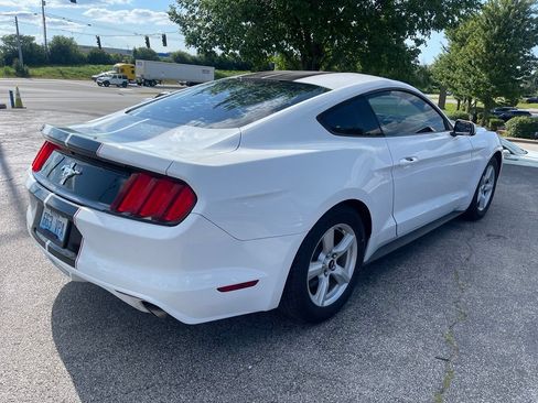 Used 2016 Ford Mustang Coupe RWD image 3