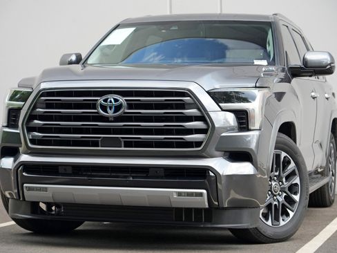 Used 2023 Toyota Sequoia Limited AWD/4WD image 3
