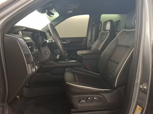Used 2025 GMC Yukon AT4 Ultimate AWD/4WD image 27