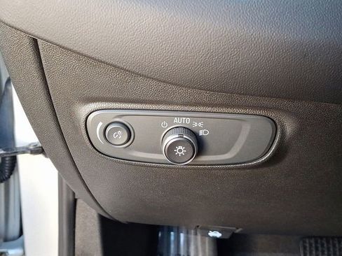 Used 2019 Chevrolet Equinox LT image 38