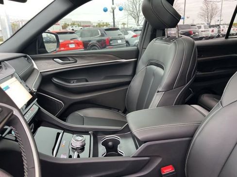 New 2026 Jeep Grand Cherokee Limited w/ Limited Altitude Package AWD/4WD image 10