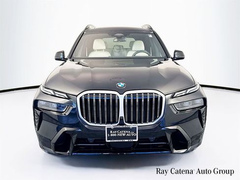 Used 2026 BMW X7 xDrive40i w/ Executive Package image 2