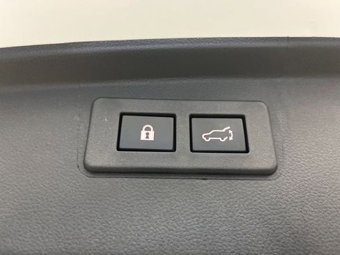 Certified 2025 Subaru Outback Limited image 40