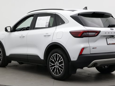 Used 2023 Ford Escape SE w/ PHEV Premium Package FWD image 6