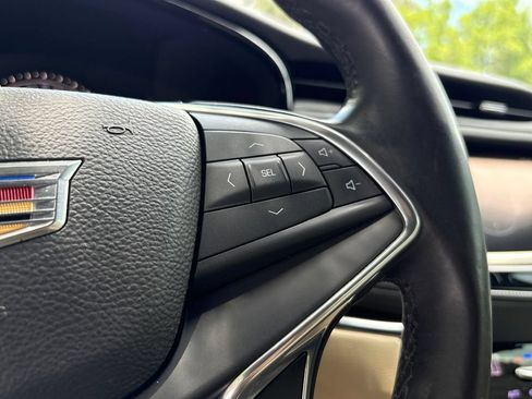 Used 2017 Cadillac XT5 FWD image 15