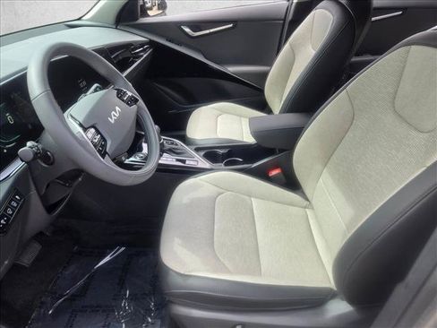 Used 2025 Kia Niro FWD image 15