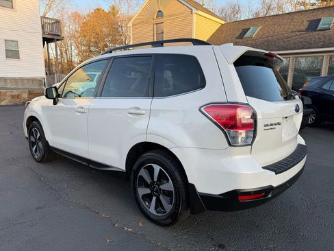 Used 2017 Subaru Forester 2.5i Limited image 5