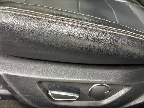 Used 2017 Ford Mustang Premium image 12