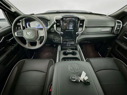 New 2026 RAM 2500 Laramie AWD/4WD image 9