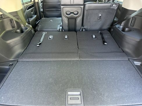 New 2025 Honda Pilot Touring image 17