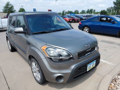 Used 2013 Kia Soul + w/ Audio Pkg FWD image 8