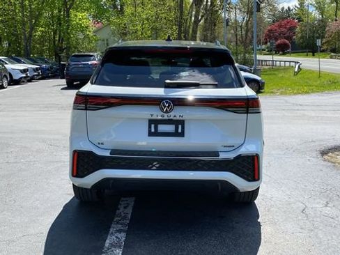 New 2026 Volkswagen Tiguan SE R-Line AWD/4WD image 6