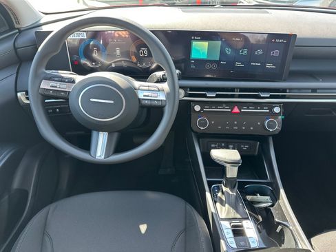 New 2025 Hyundai Tucson SEL image 17