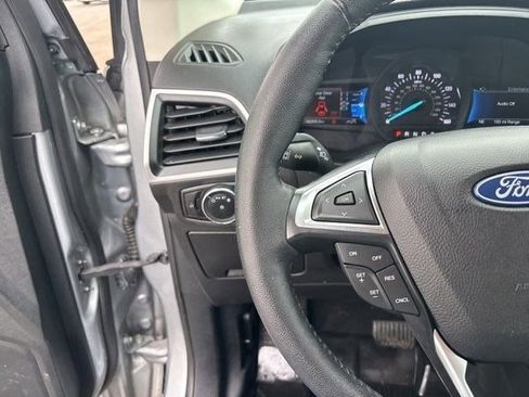 Used 2023 Ford Edge SEL AWD/4WD image 16