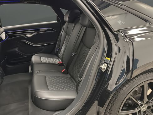 Used 2024 Audi S8 w/ S8 Comfort Plus Package AWD/4WD image 25