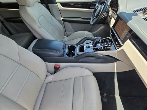 Certified 2023 Porsche Cayenne Platinum Edition AWD/4WD image 15