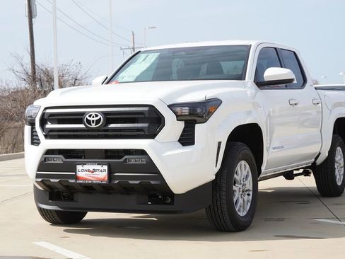 Used 2026 Toyota Tacoma SR5 image 4