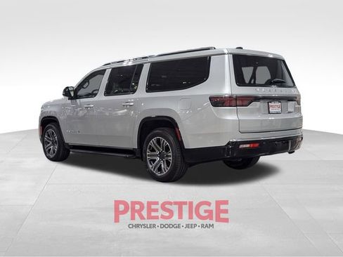 Used 2024 Jeep Wagoneer L Series II w/ Flexible Seating Group image 11