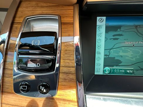 Used 2014 Rolls-Royce Ghost image 19