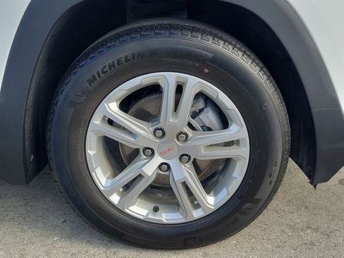 Used 2022 GMC Terrain SLE FWD image 7