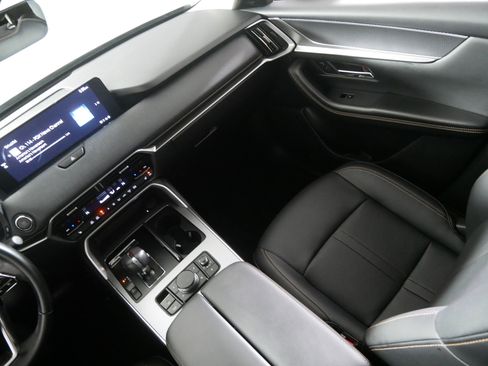 Used 2025 MAZDA CX-70 3.3 Turbo w/ Premium Package image 11