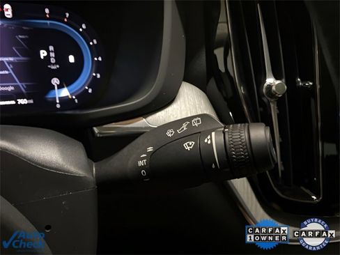 Used 2025 Volvo XC60 B5 Plus image 34