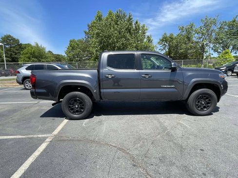 Used 2022 Toyota Tacoma SR5 RWD image 21