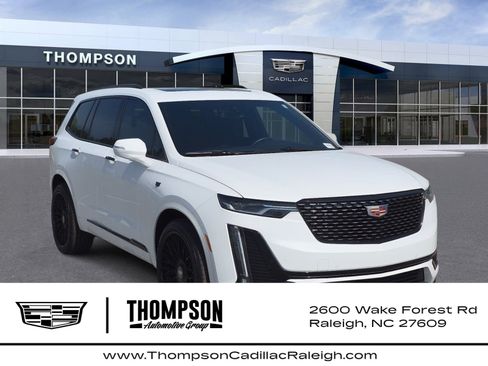 New 2025 Cadillac XT6 Luxury FWD image 1